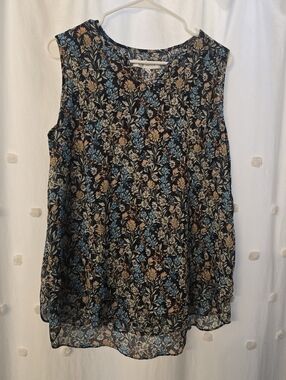 Cristina B Sleeveless Floral V-Neck Women's Top in Black and Blue Size Medium